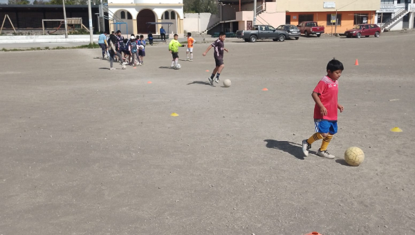 CURSOS VACACIONALES DE FÚTBOL EN PICAIHUA: UNA OPORTUNA INICIATIVA PARA LOS JÓVENES